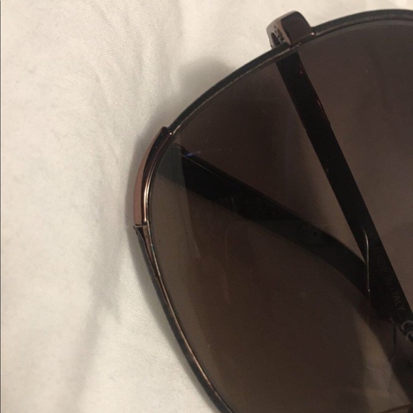 [SOLD] Chloe sunglasses - Picture 2 of 2